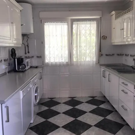 с приватным бассейном и Bbq, 5 мин до моря Villa Torrevieja